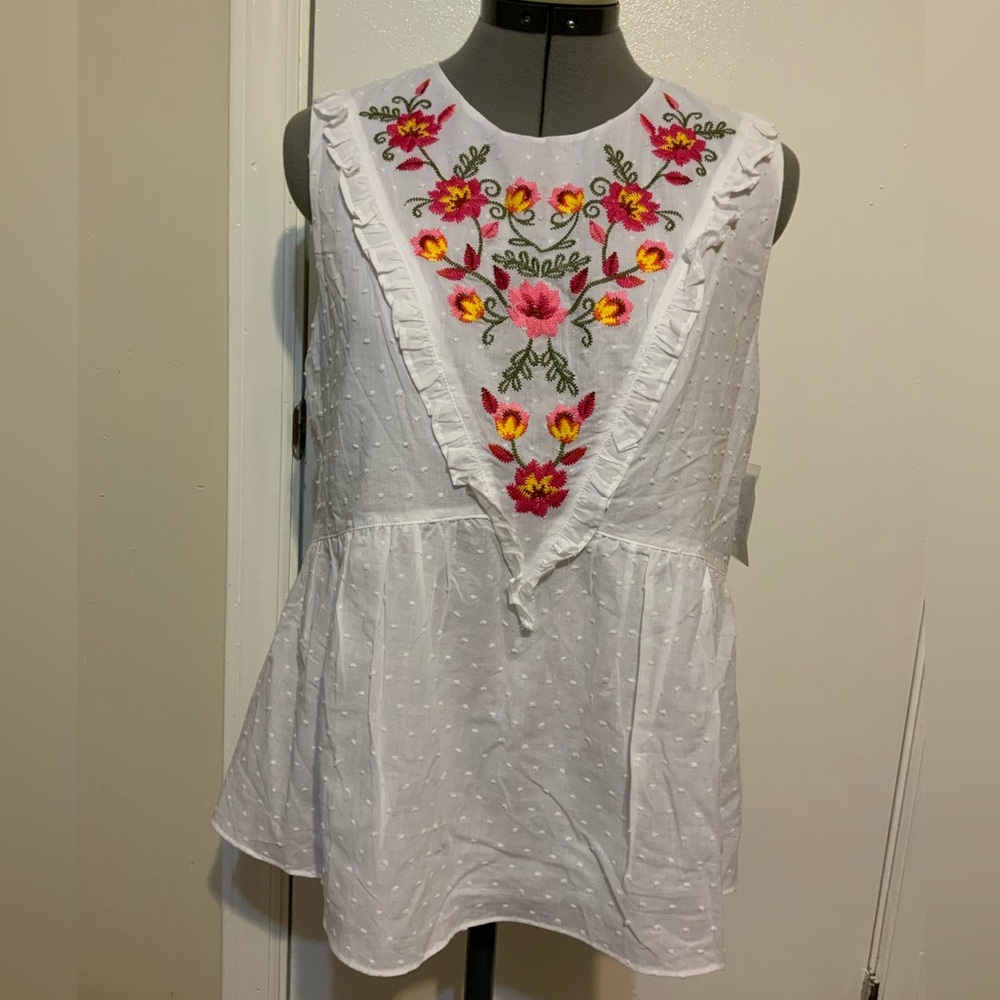 NWT Time & Tru Swiss Dot Embroidered Sleeveless White/Pink/Green Top
